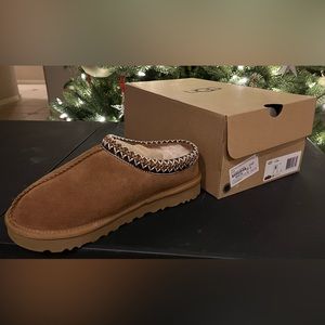 Tasman UGG slippers size 6 chestnut